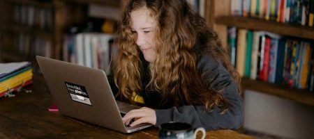 Das digitale Schulbuch: ein Portal zur digitalen Prüfungsvorbereitung